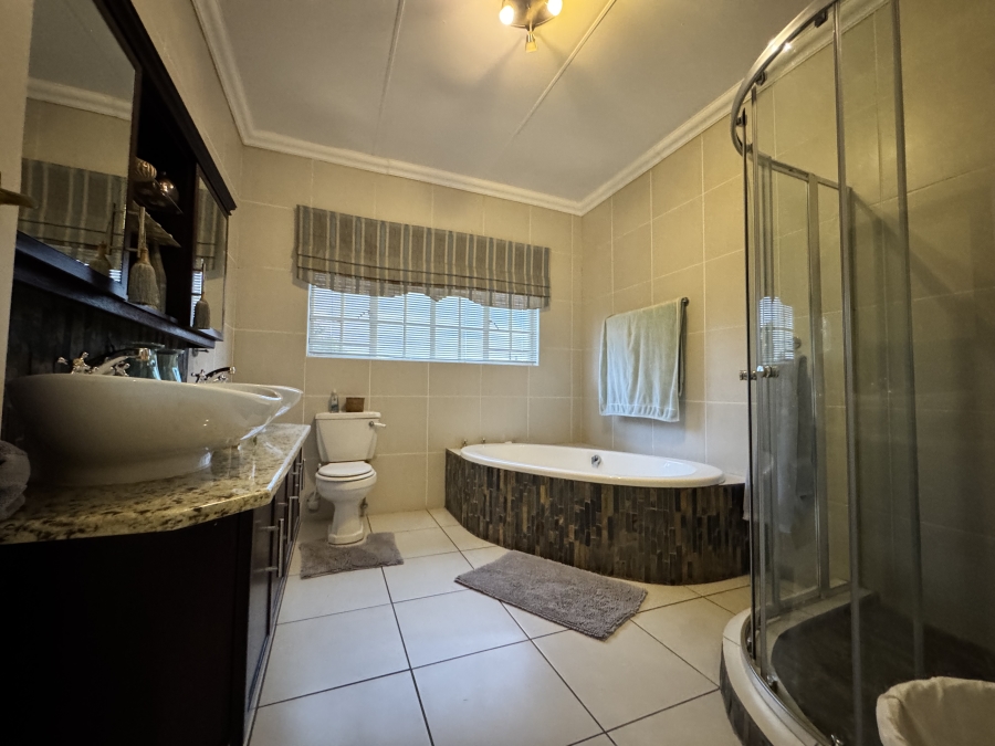 4 Bedroom Property for Sale in Wilkoppies North West